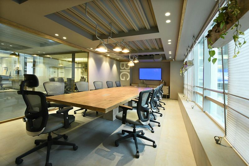 Office Chairs: Comfort Meets Productivity